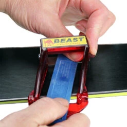 Base BEAST -Ski Clothing Store BEAST Base In Use RedwStone